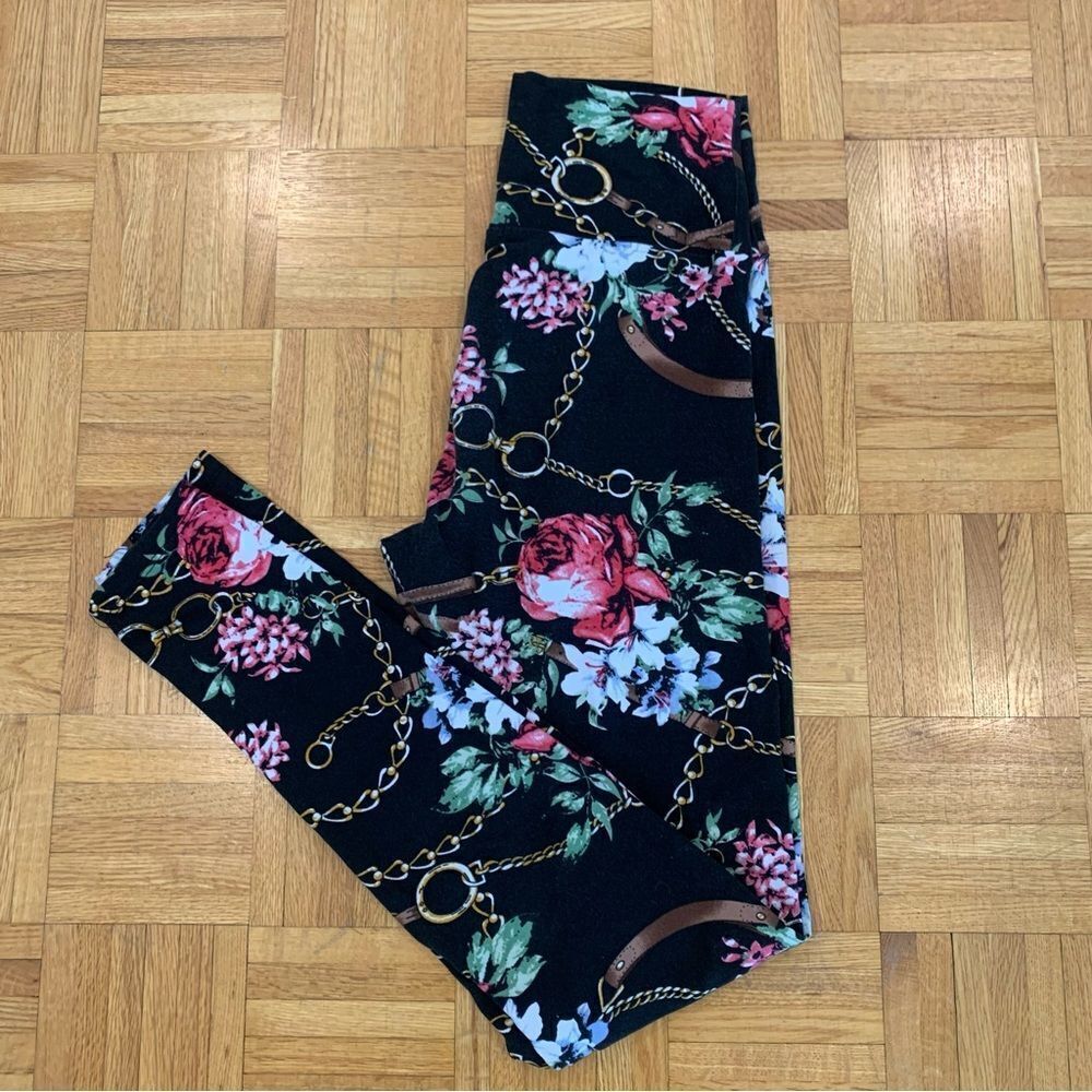 Revamped Floral Chain Leggings Black Size Small
